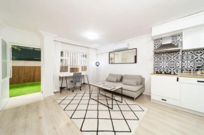 Pleasant House with Backyard 5 Min Walk to Kaleici in Muratpasa, Antalya